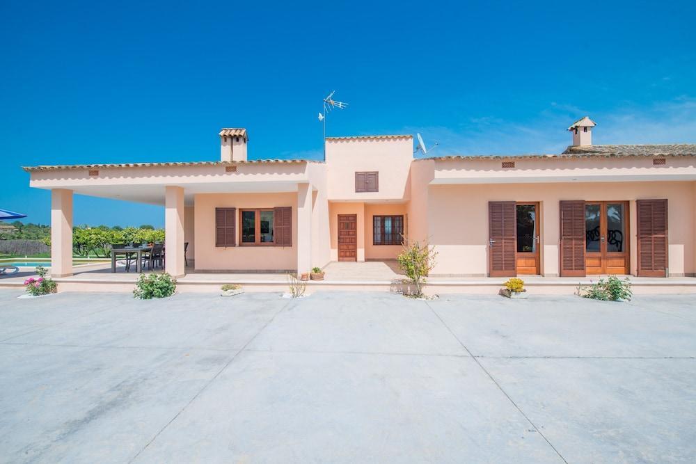 Segue Nou Villa